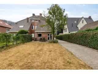 Huis te koop Sint Niklaas Ruime HOB met garage en tuin