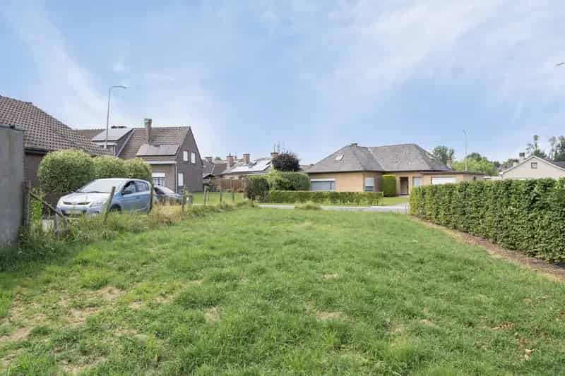 Bouwgrond voor halfopen bebouwing op rustige locatie
