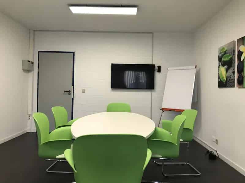 30m² opslag + 25m² kantoor