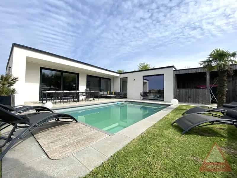 Moorsele – Exclusieve gelijkvloerse villa met panoramisch uitzicht en zwembad