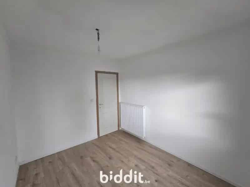 Deels gerenoveerde hoeve te Attenhoven