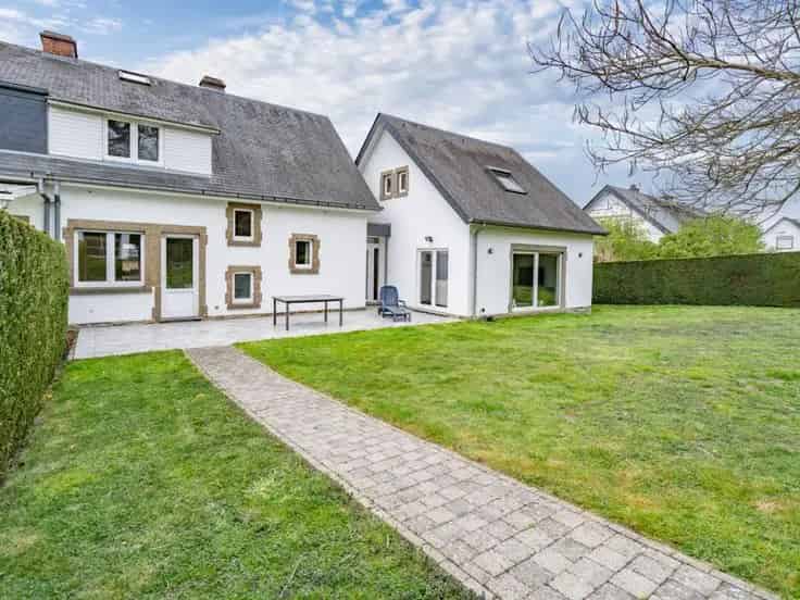 Ruime Huis te Koop in Marche-en-Famenne: Gezin of Praktijk