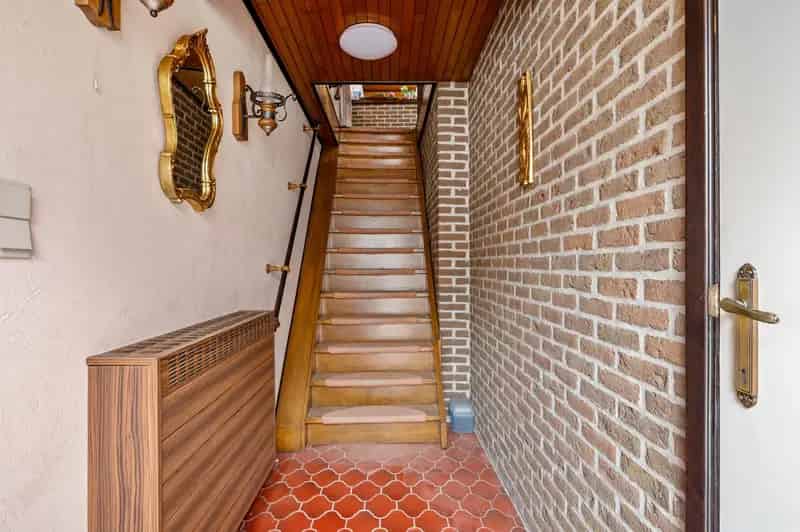 Zeer degelijke en ruime bel-etage in het centrum