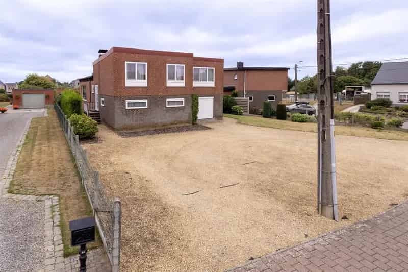 Woning met 3 slaapkamers en garage op een toplocatie