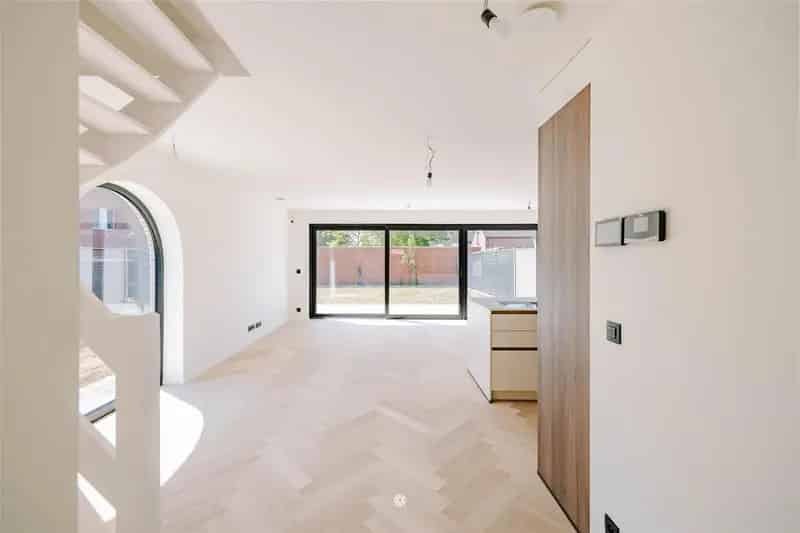 Landelijke nieuwbouwwoning met hoogwaardige afwerking