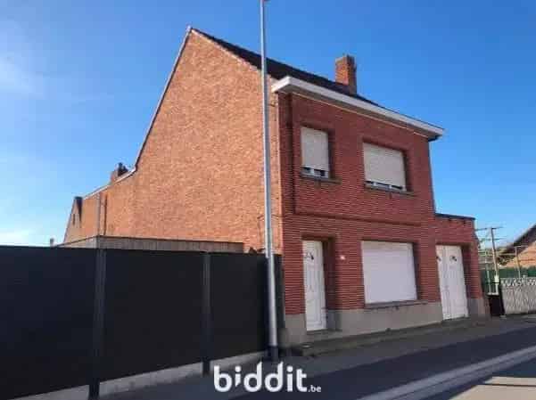 RUIME TE RENOVEREN WONING