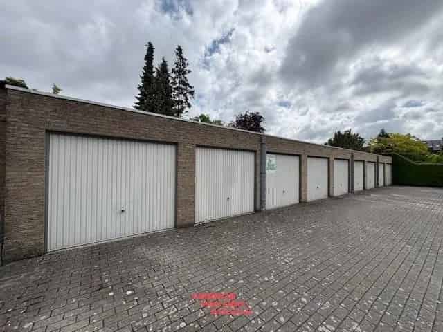 Gesloten garagebox