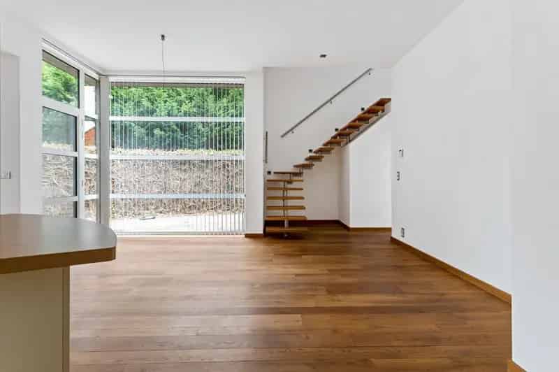 Ruime, instapklare woning met 3 slpk., dubbele garage en tuin