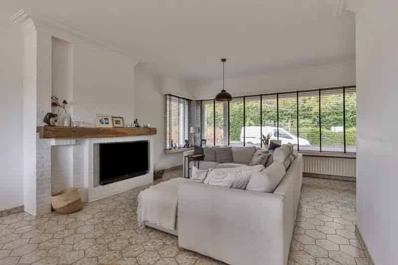 Gelijkvloerse woning met 3 slpks op een mooi perceel van 3.020 m² omgeven door natuur !