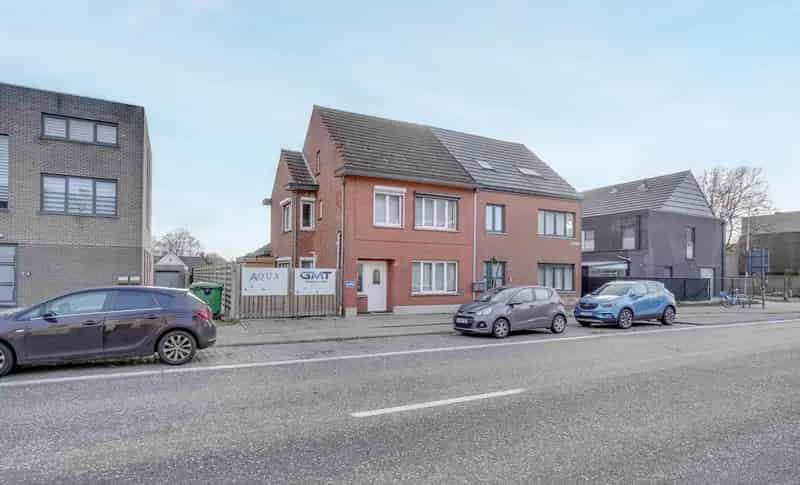 Goed gelegen 3-gevelwoning met 3 kamers