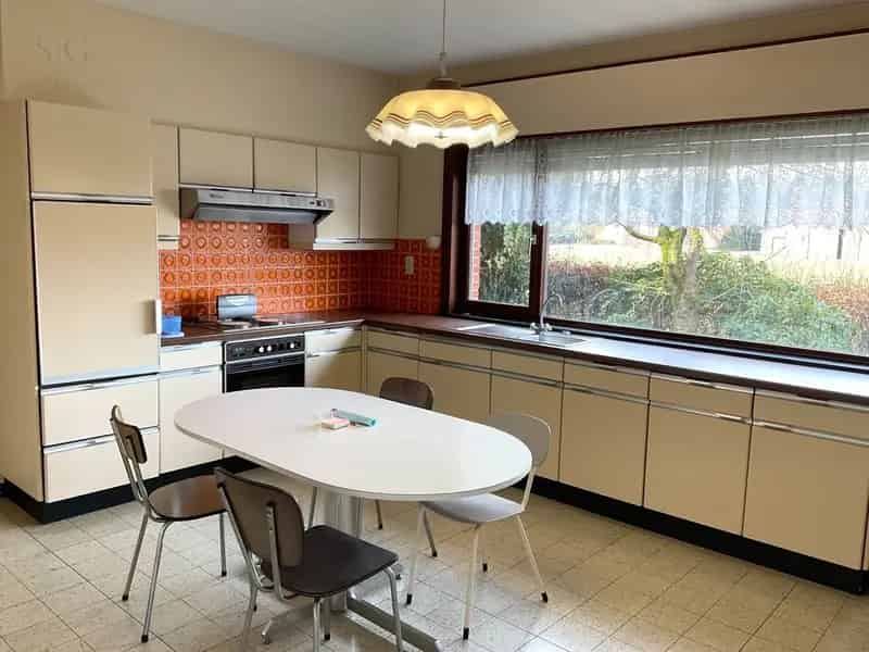 Rustig gelegen woning met 4 slaapkamers op ruim perceel