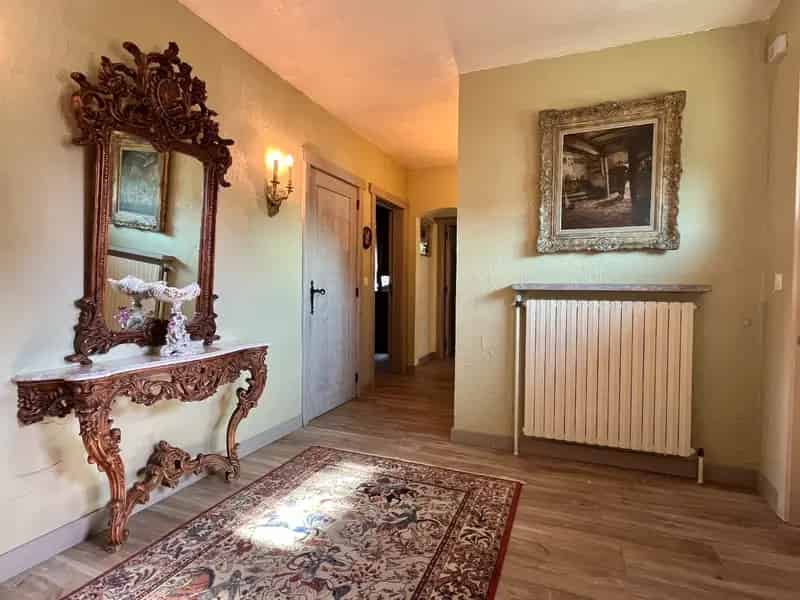 Karaktervolle alleenstaande woning in Kuurne op een rustige ligging met 2 gelijkvloerse slaapkamers en een grote zolder waar er extra kamers kunnen gemaakt word