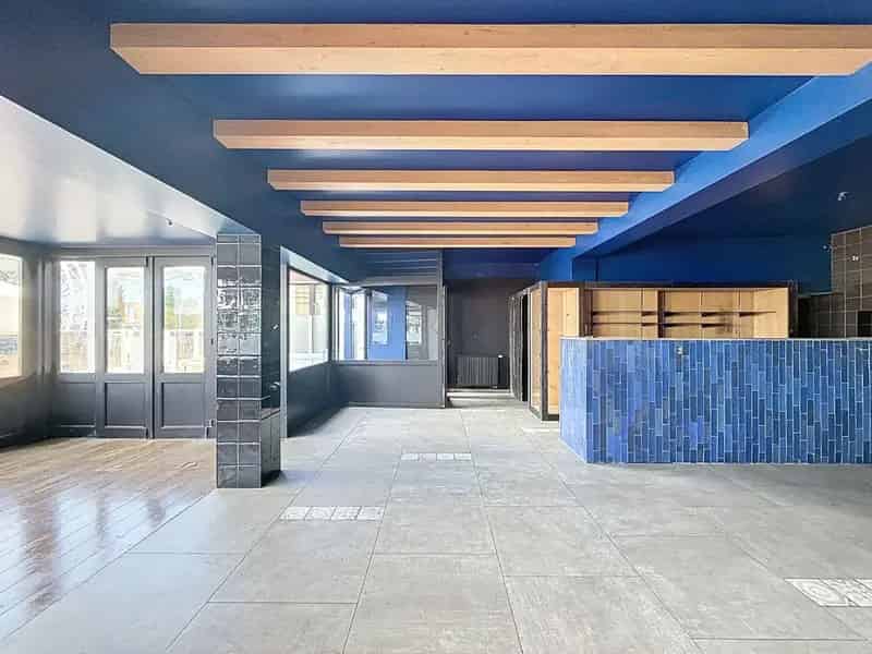 Opbrengsteigendom met woonst aan de kaai te Nieuwpoort-Stad