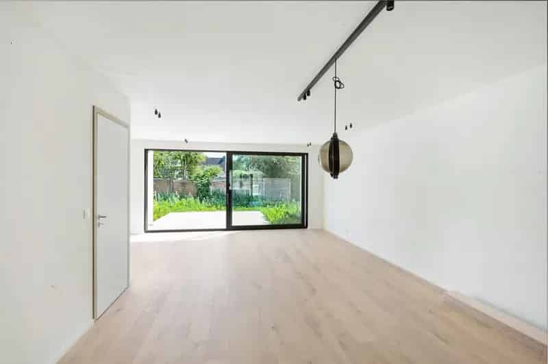Ongemeubeld: moderne geothermische en energiezuinige woning te Knokke