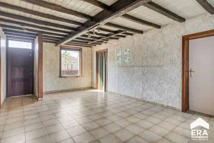 Huis Te Koop Te renoveren 4 slaapkamers Landelijke ligging 731m²