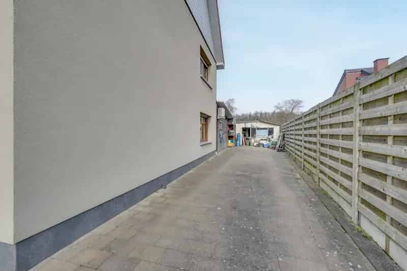 Gerenoveerde woning op ruim perceel in het groen met mogelijk tot aankoop paardenweide