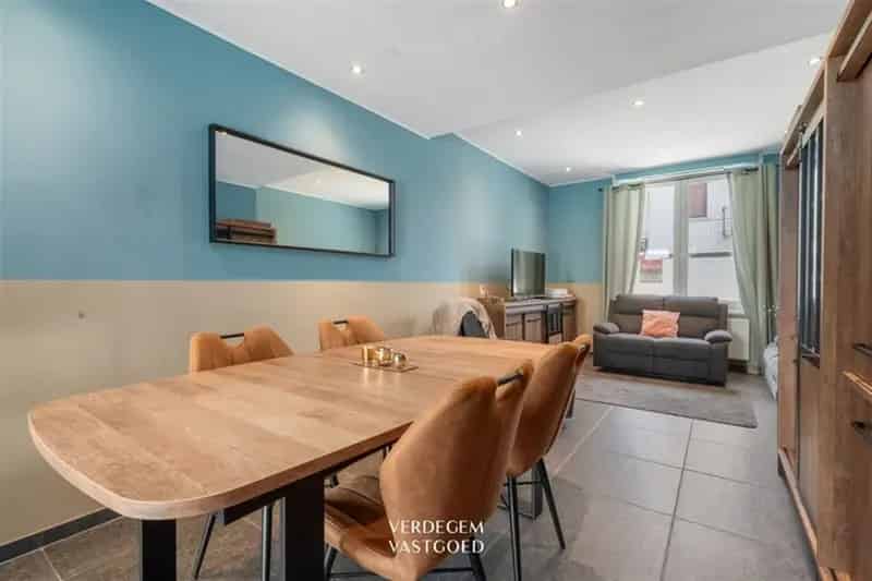 Verrassend leuke woning met kwalitatieve aanbouw, tuintje en 3 slaapkamers