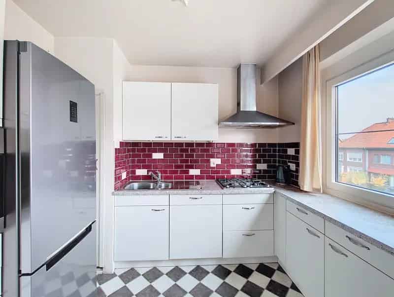2 Slaapkamer Appartement Met Ruim Terras Nabij Centrum