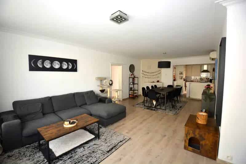 Ruim Appartement 3 Slaapkamers te Ranst