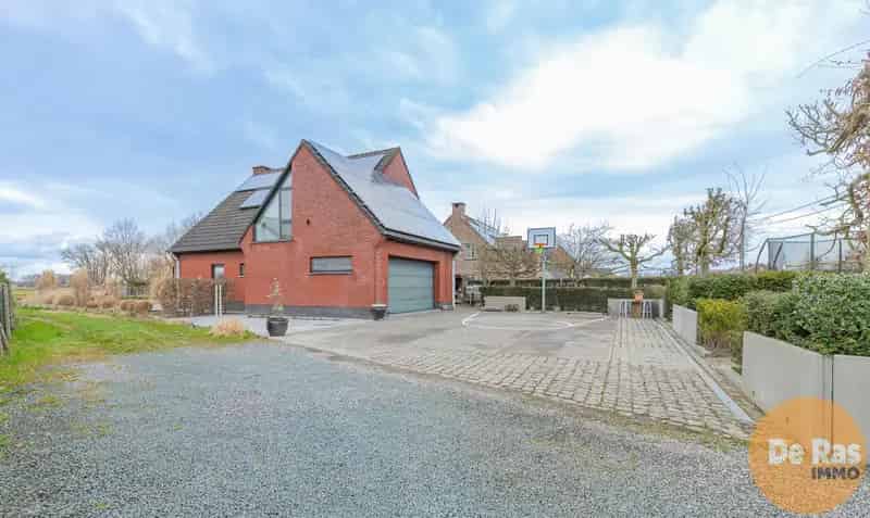 WIEZE - Lichtrijke villa met 5 slpks en 2 bdkmrs en tuin