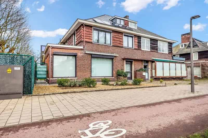 Huis te koop Antwerpen: Ruime 4 slaapkamers, tuin, garage, nabij park en tram
