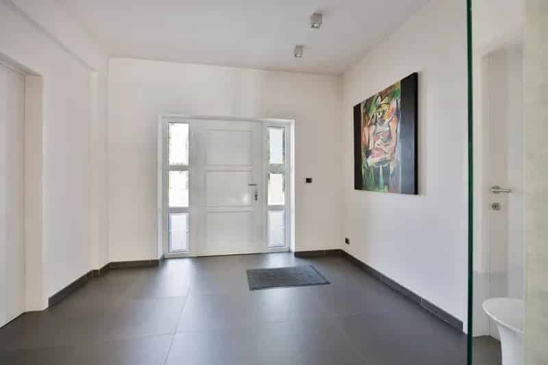 Stijlvol wonen in As: ruime, instapklare woning met tuin en garage