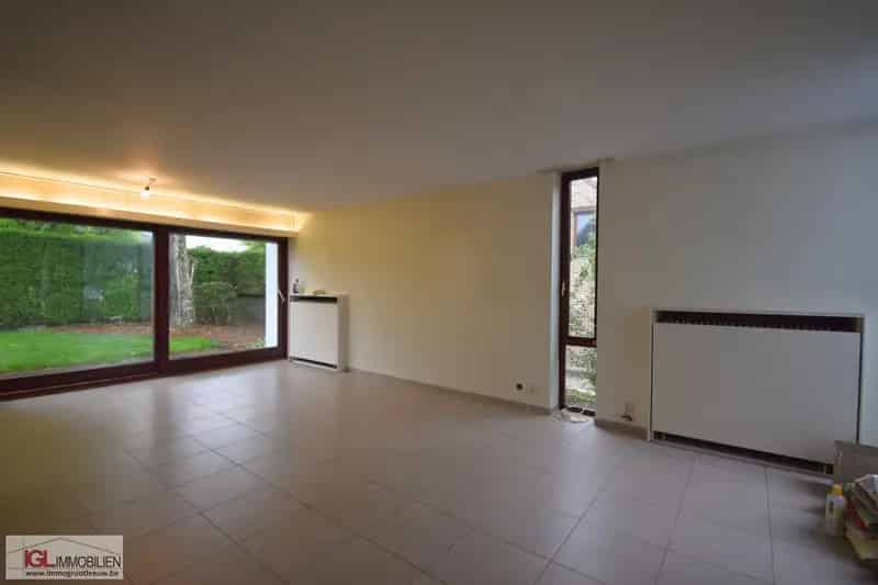 Karaktervolle villa met 3 slaapkamers, garage en zonnige tuin