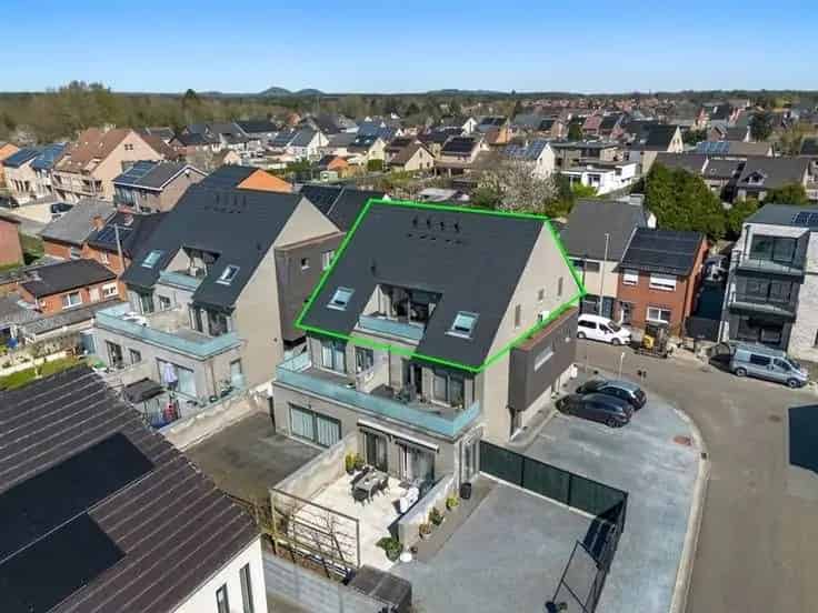 Instapklaar Penthouse 2 Slaapkamers Maasmechelen
