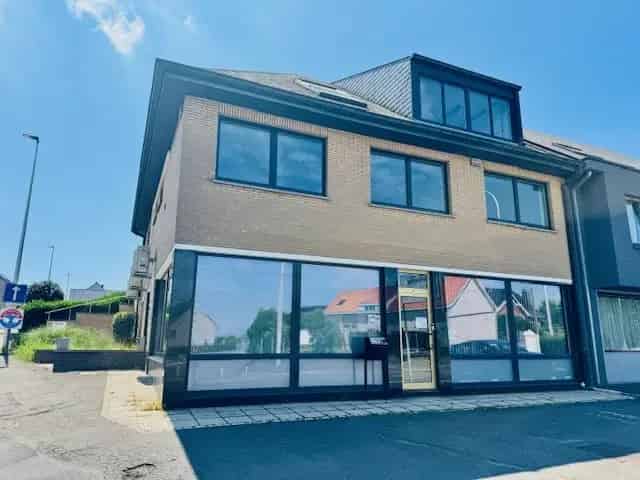 Appartement 200m2 te huur Duplex 2 slaapkamers Garage Terras