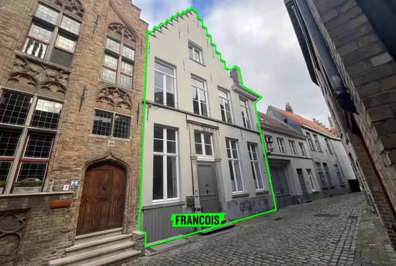 Authentiek herenhuis met 3 slaapkamers op toplocatie te Brugge