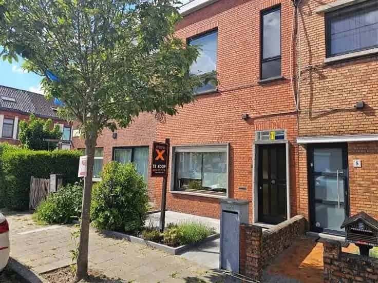 Huis Te Koop Sint-Amandsberg: Charmante Woning Met Tuin En Garage