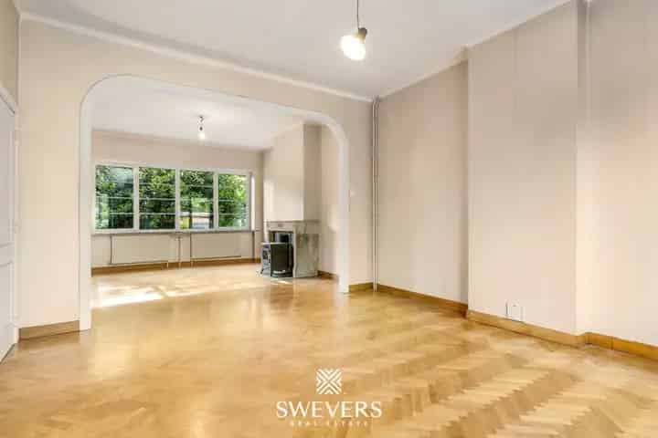 Royale woonst met zes slaapkamers op een perceel van 30a 25ca te Heusden-Zolder