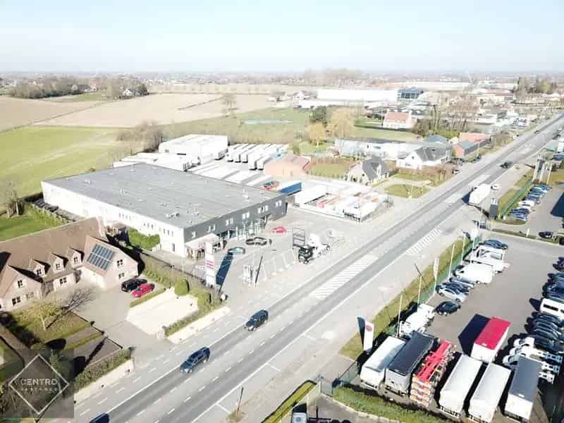 INTERESSANT PAND bestaande uit 3 APPARTEMENTEN  en 6 STUDIO'S, allen verhuurd! 7% rendement !