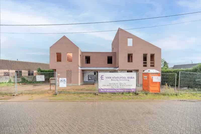 Ruime energiezuinige (E20) nieuwbouwwoning op 406,53 m²