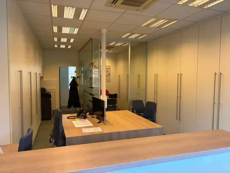 ERONDEGEM - Kantoor op toplocatie