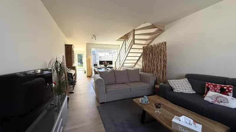 Ruime, kwalitatieve woning met 4 slaapkamers te huur vlakbij invalswegen!