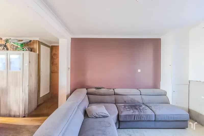 Op te frissen woning te Torhout met zonnige tuin.