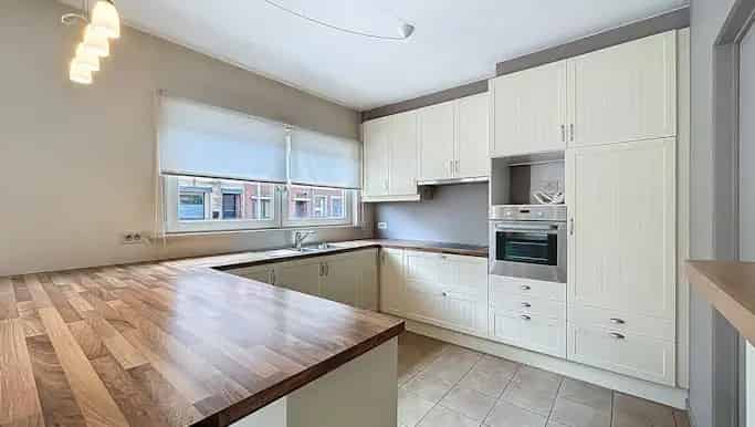 Gelijkvloers appartement te huur in Vredelaan 20a, Kortrijk - Dewaele