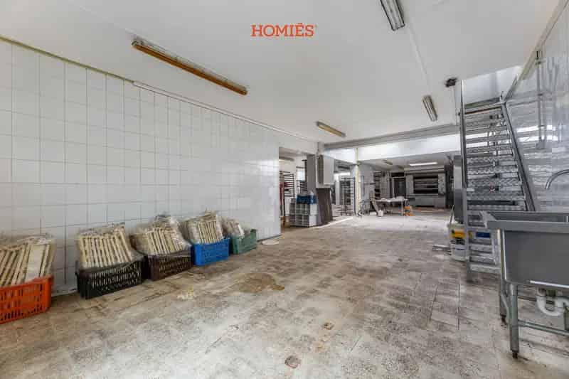 Huis te huur Kessel Lo: Handelshuis met Bakkerij en Appartementen