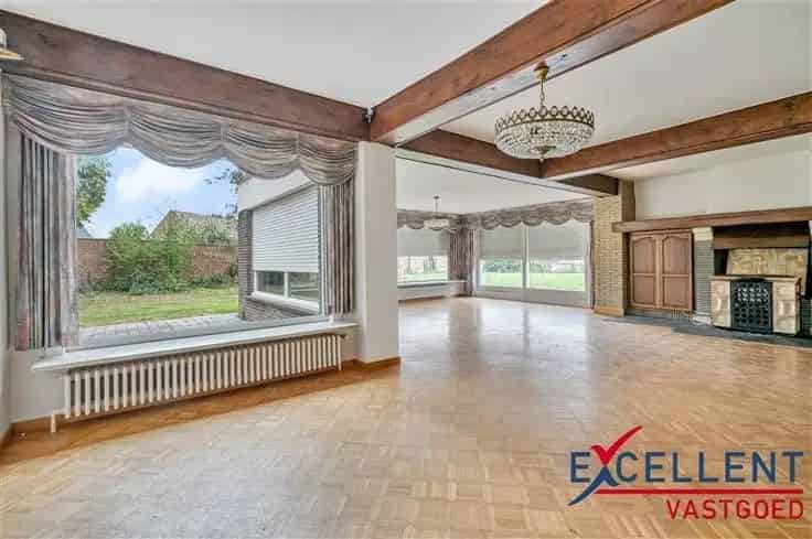 Huis Te Koop Deinze: 3 slaapkamers, tuin, garage