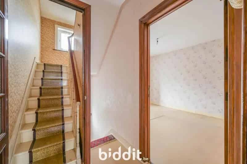 TE RENOVEREN WONING IN EEN RUSTIGE STRAAT