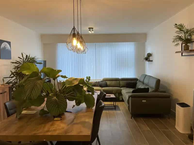 Gelijkvloers appartement met 1 slaapkamer en garage