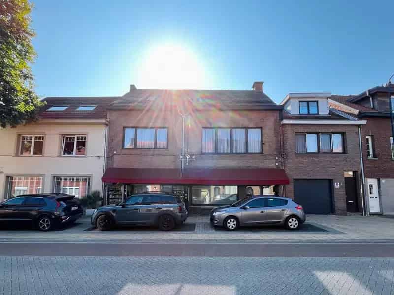 Gelijkvloers handelsruimte in centrum van Kontich-Kazerne
