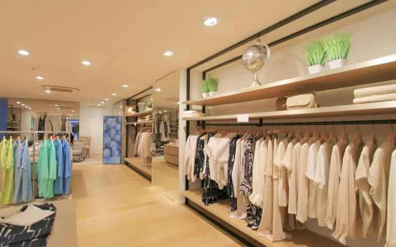 centraal gelegen handelspand Lippenslaan 248 te huur