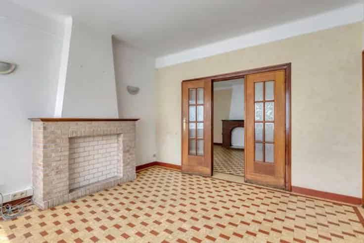Huis Te Koop Ternat: Ruime Woning met 2 Garages en Atelier