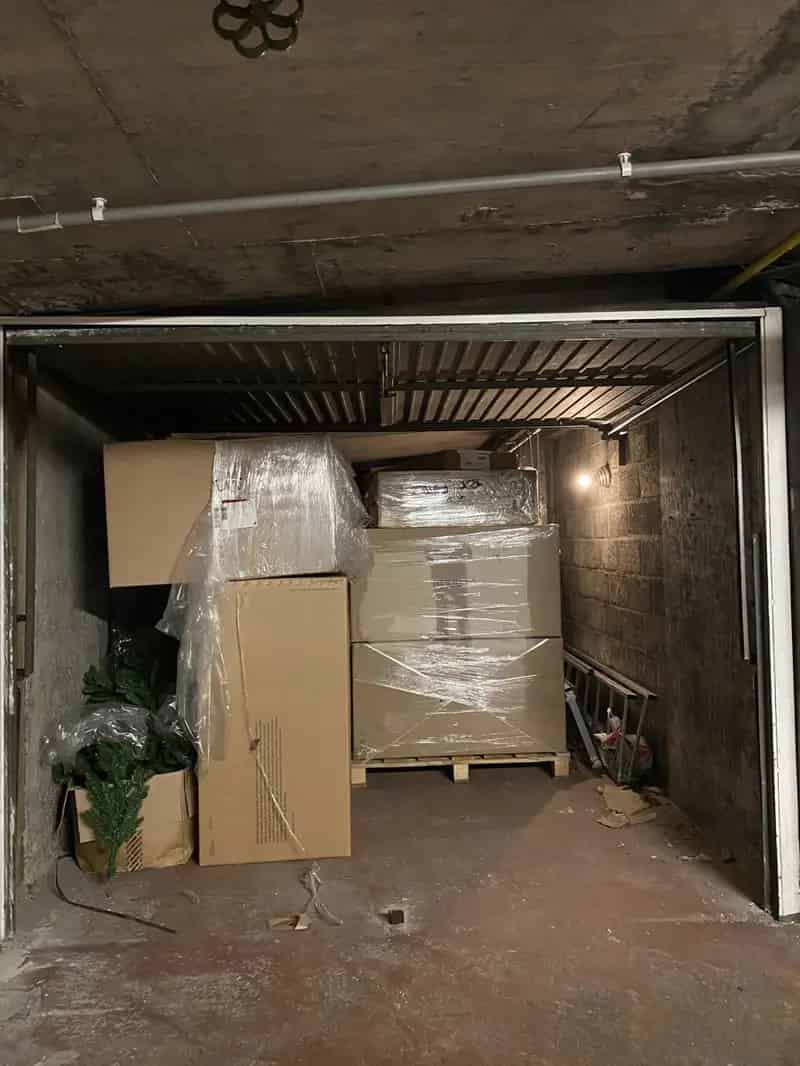 In het centrum gelegen gesloten garagebox