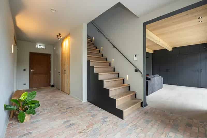 Luxe Villa te Huur met Zwemvijver en Grote Tuin