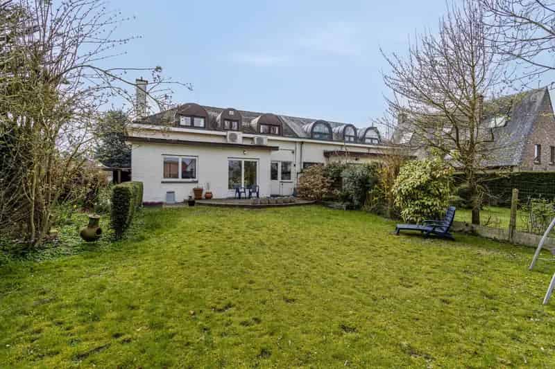 Huis te huur Moorsel: 4 slaapkamers, garage en tuin