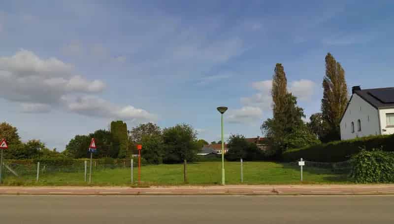 Zonnige bouwgrond van 954 m² voor open bebouwing in Schilde