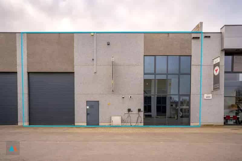 Moderne en energiezuinige KMO-unit in Hoogstraten